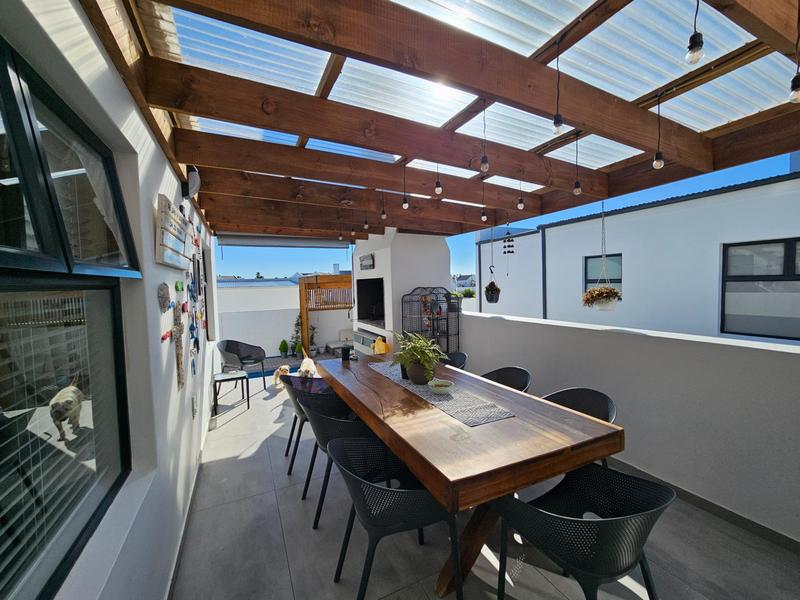 3 Bedroom Property for Sale in Britannia Bay Western Cape